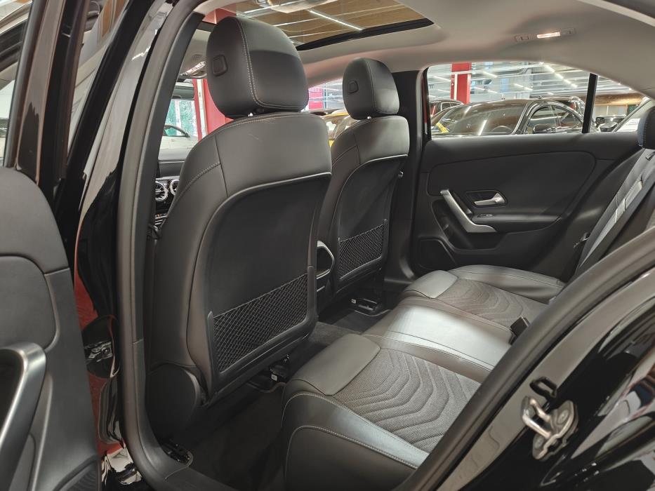 MERCEDES-BENZ A 2023
