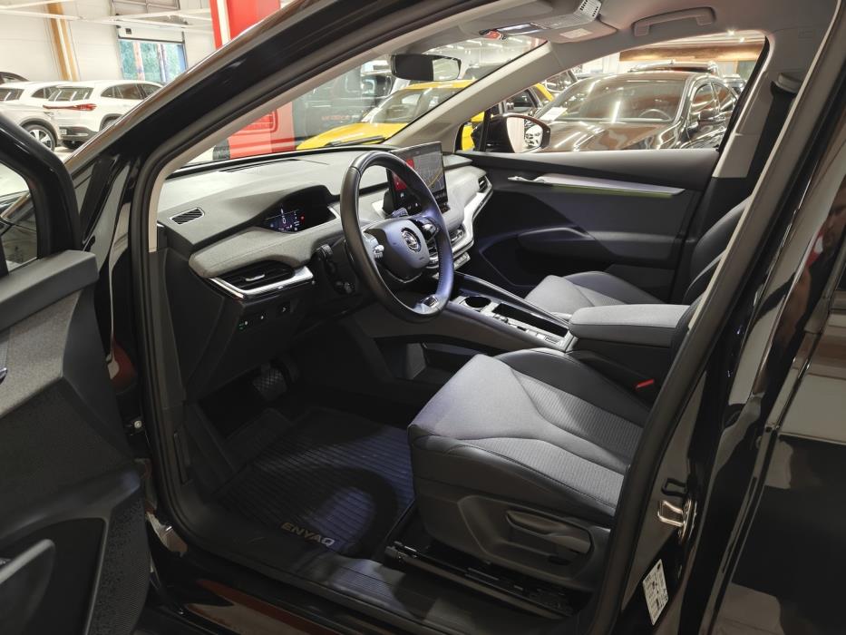 SKODA Enyaq 2023