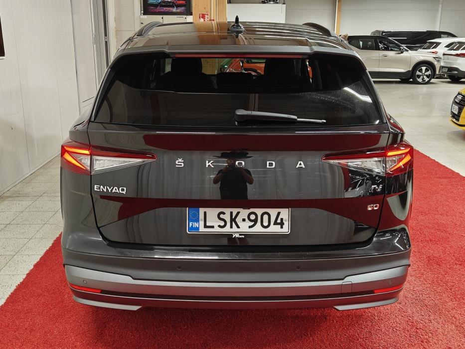 SKODA Enyaq 2023