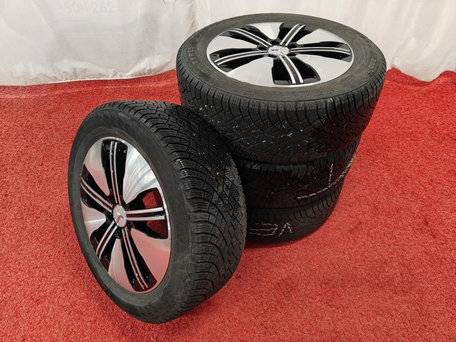 MERCEDES-BENZ EQA 2023