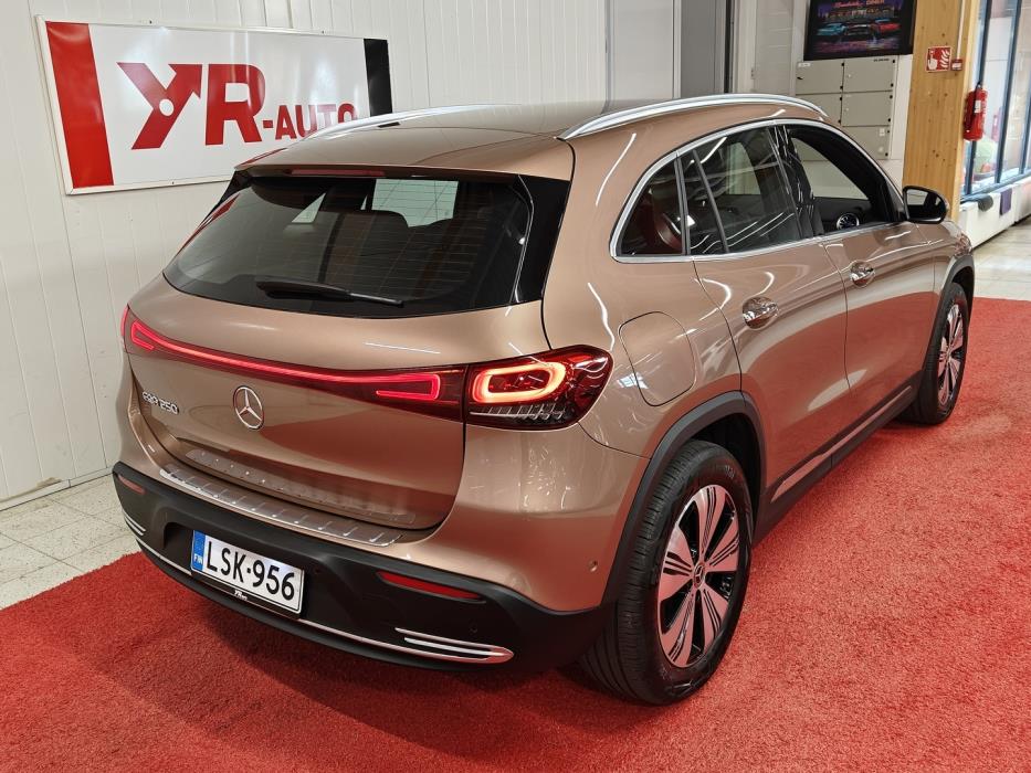 MERCEDES-BENZ EQA 2023
