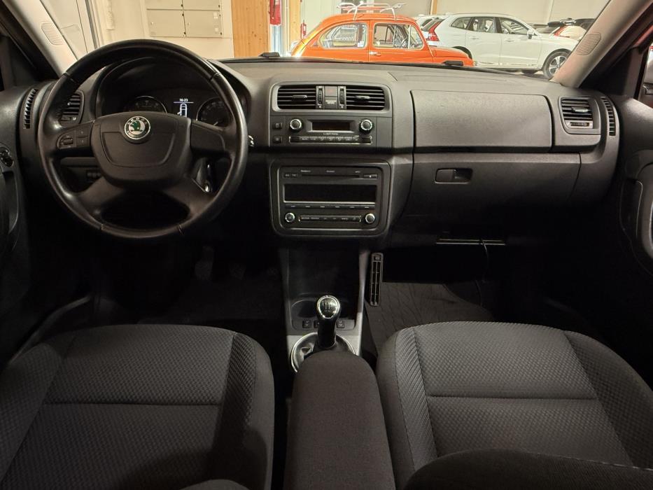 SKODA Fabia 2011