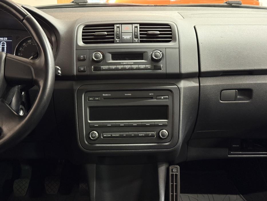 SKODA Fabia 2011