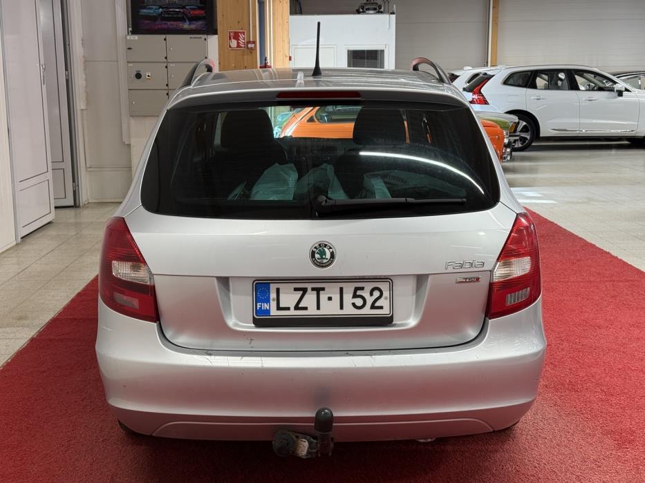 SKODA Fabia 2011
