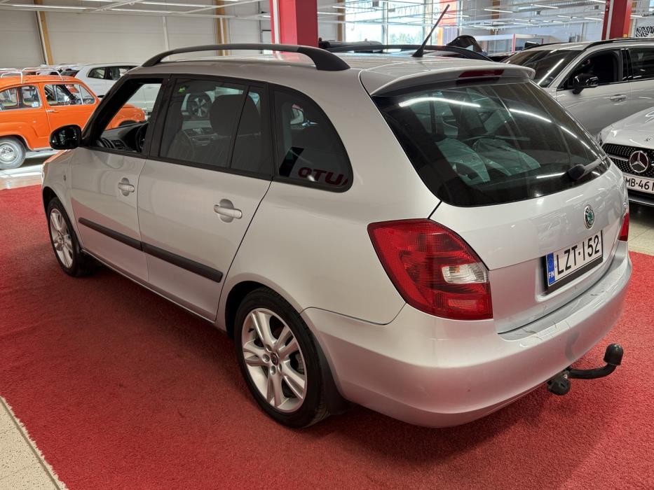 SKODA Fabia 2011