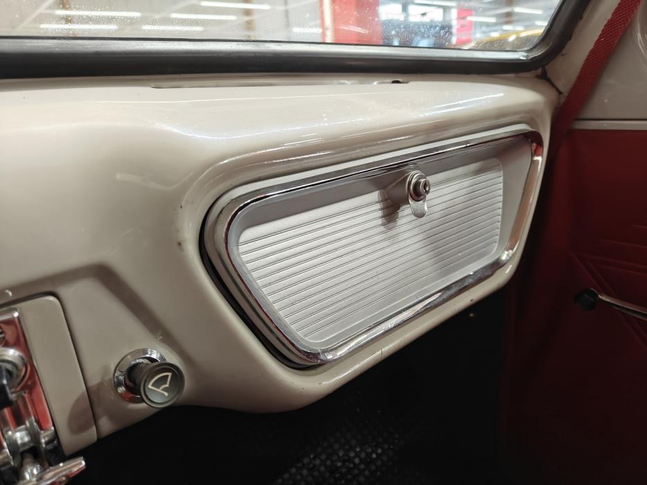 FORD Anglia 1966