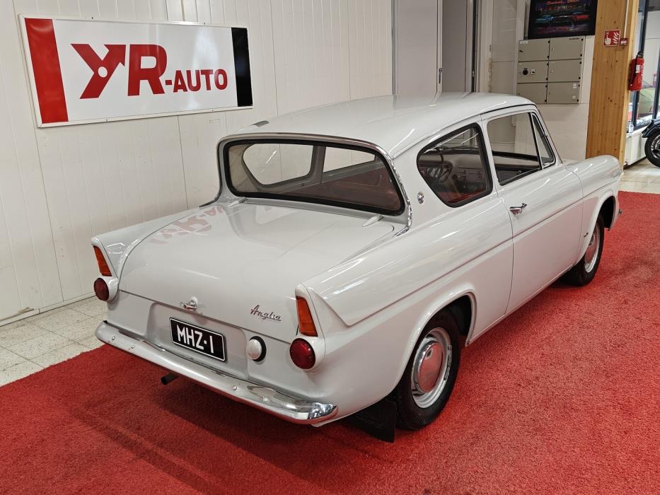 FORD Anglia 1966