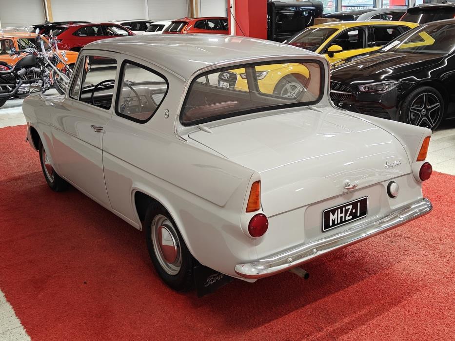 FORD Anglia 1966