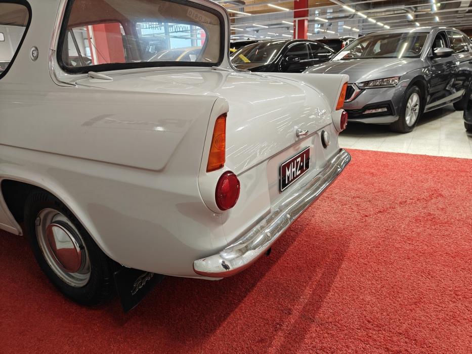 FORD Anglia 1966