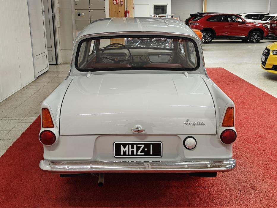FORD Anglia 1966