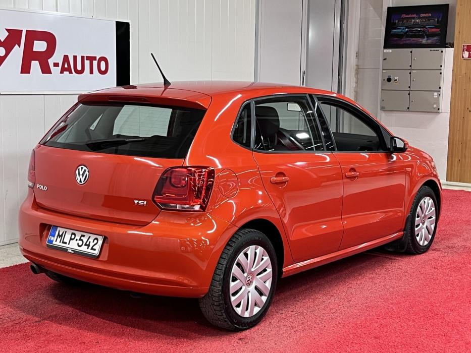 VOLKSWAGEN Polo 2013