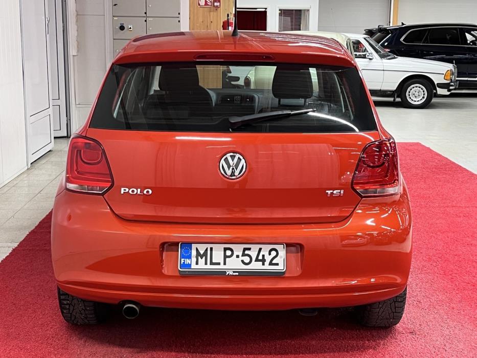 VOLKSWAGEN Polo 2013
