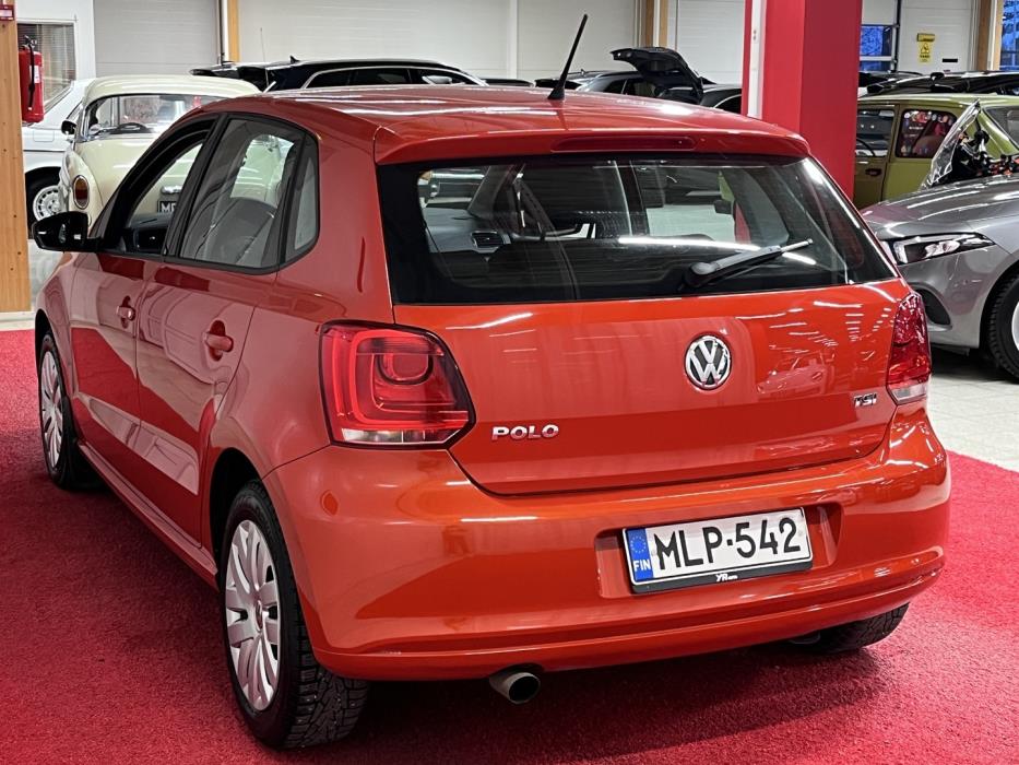 VOLKSWAGEN Polo 2013