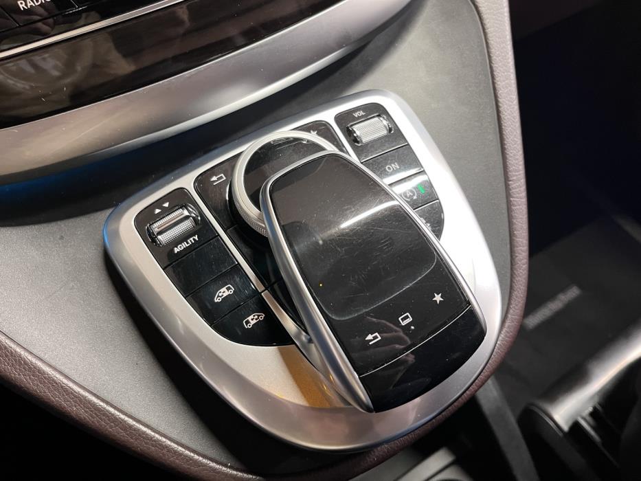 MERCEDES-BENZ V 2016