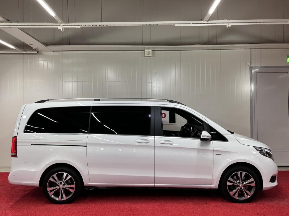 MERCEDES-BENZ V 2016