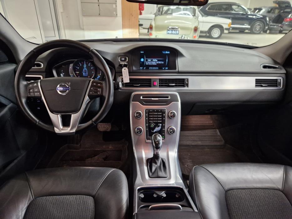 VOLVO V70 2016