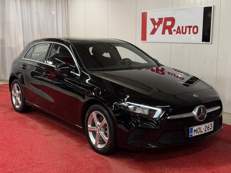 MERCEDES-BENZ A 2023