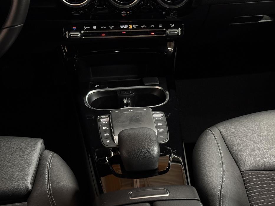 MERCEDES-BENZ A 2023