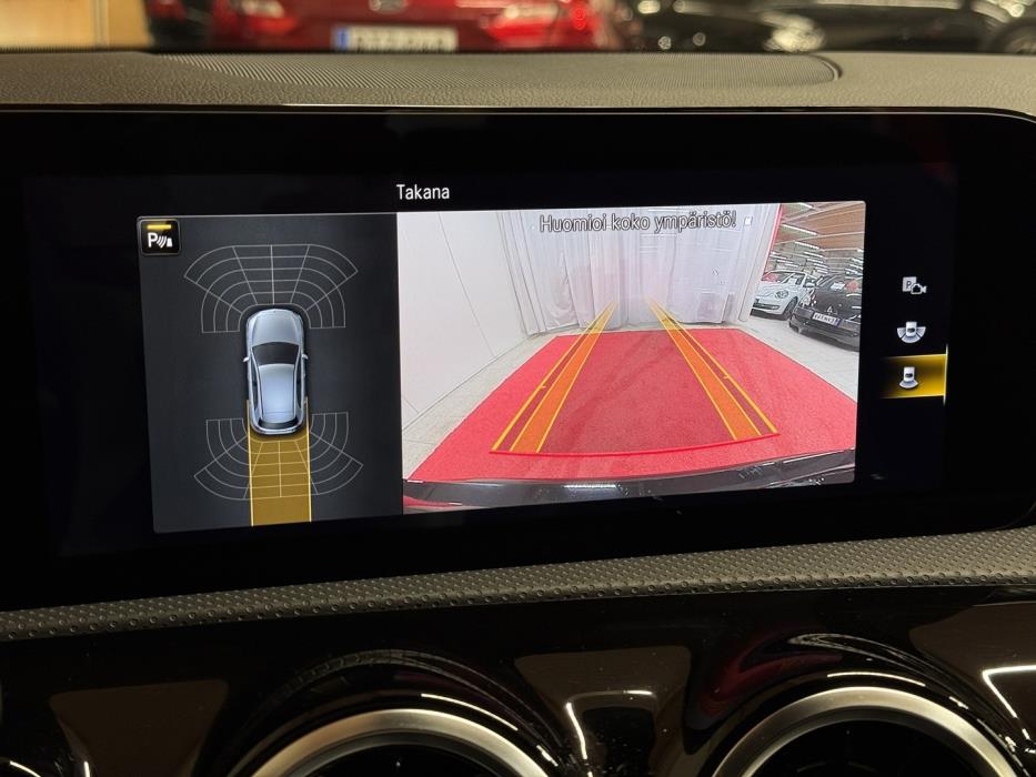 MERCEDES-BENZ A 2023