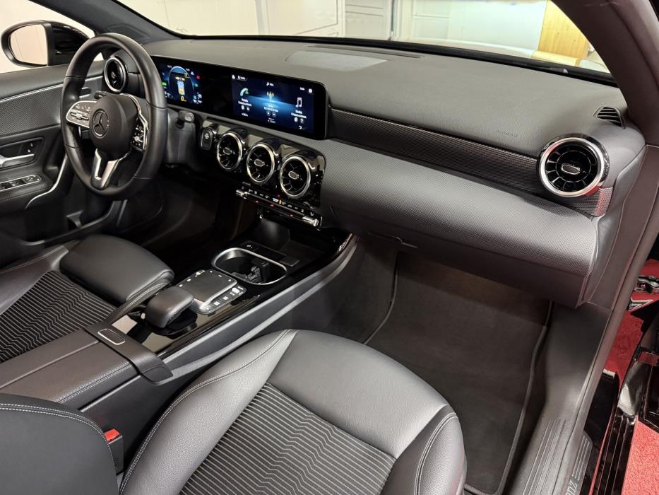 MERCEDES-BENZ A 2023