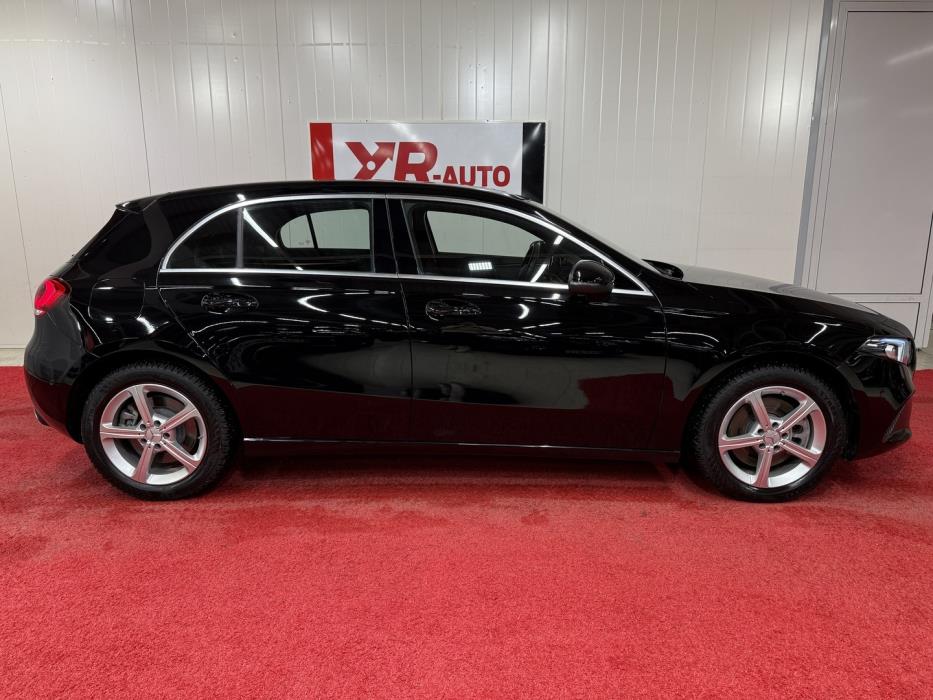 MERCEDES-BENZ A 2023