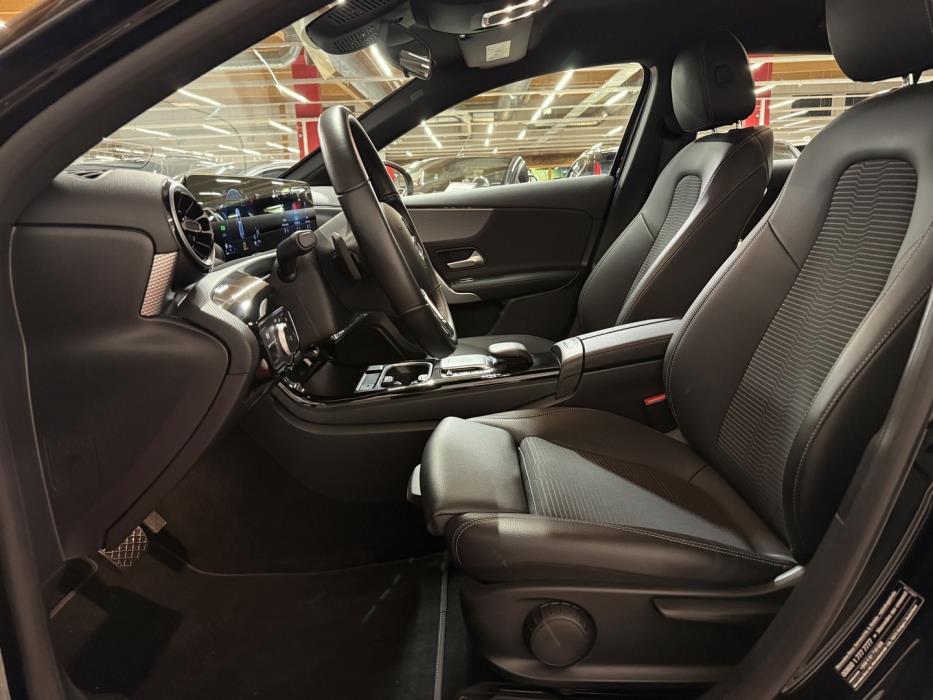 MERCEDES-BENZ A 2023