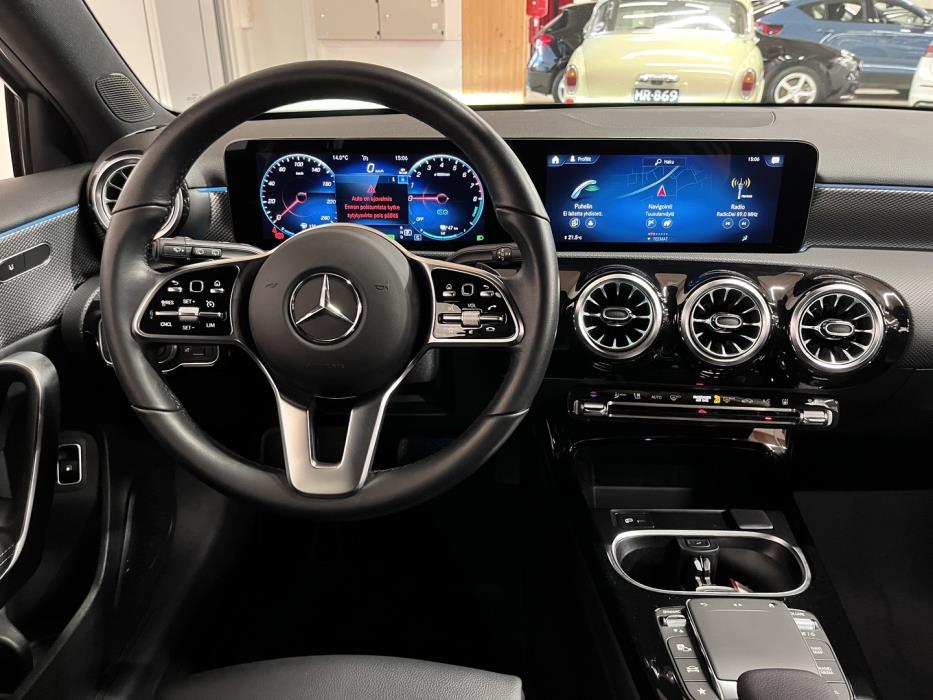 MERCEDES-BENZ A 2023