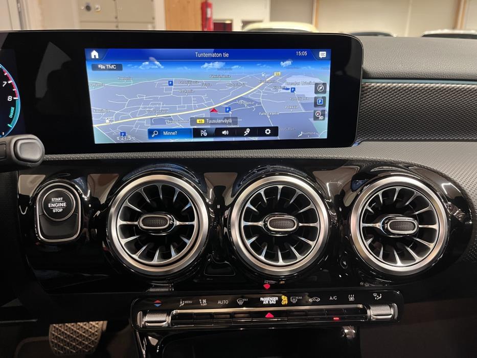 MERCEDES-BENZ A 2023