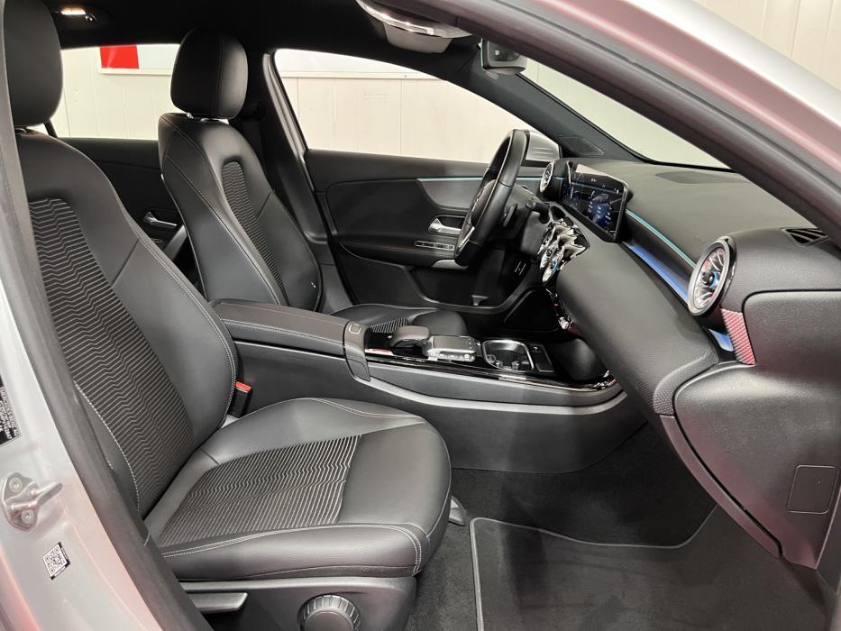 MERCEDES-BENZ A 2023