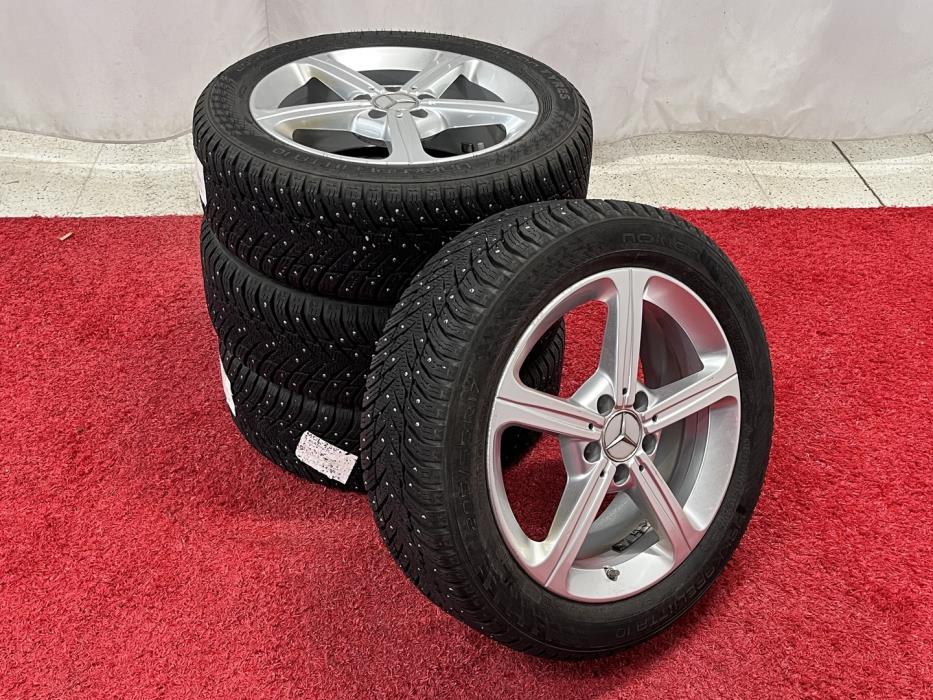 MERCEDES-BENZ A 2023