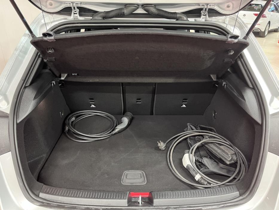 MERCEDES-BENZ A 2023