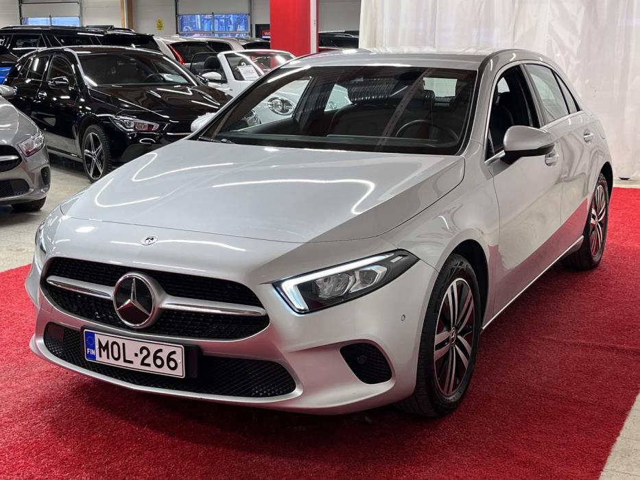 MERCEDES-BENZ A 2023