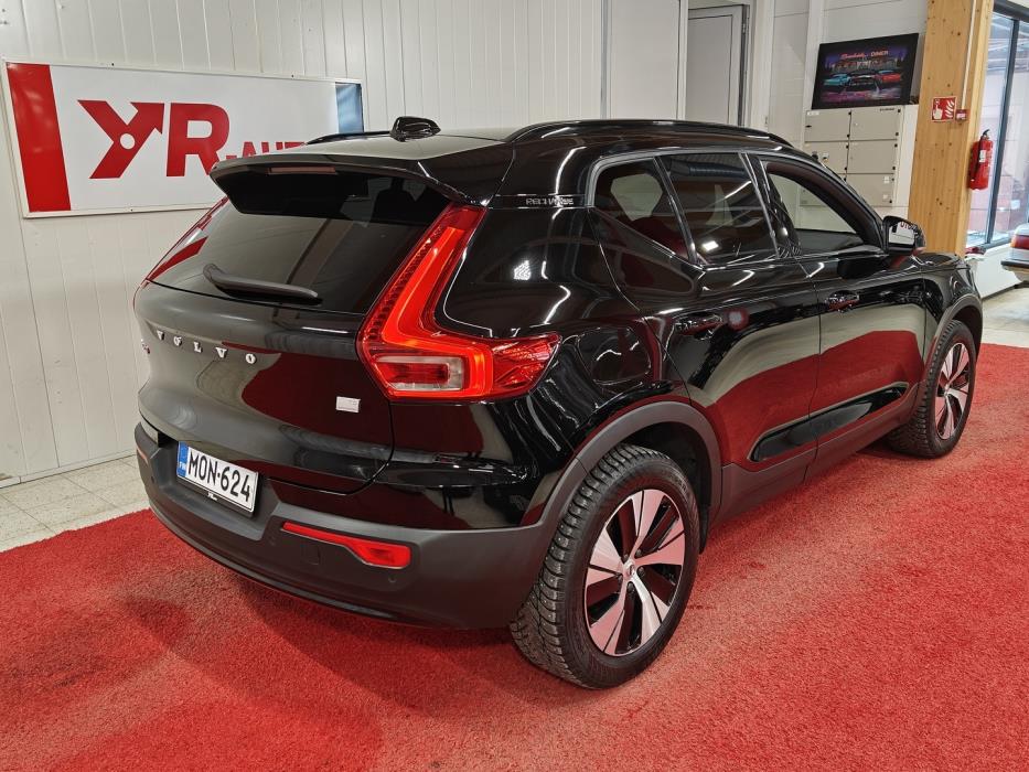 VOLVO XC40 2023