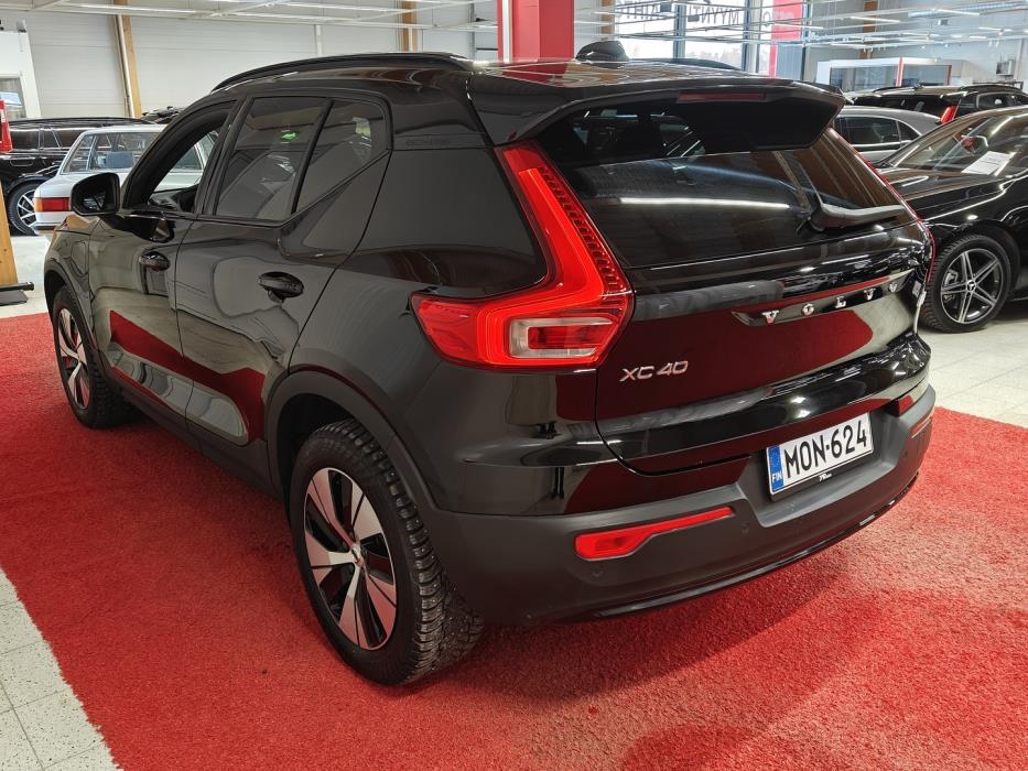 VOLVO XC40 2023
