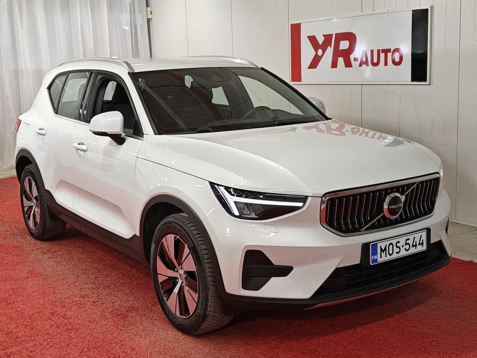 VOLVO XC40 2023