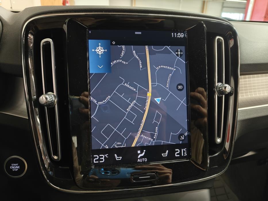 VOLVO XC40 2023