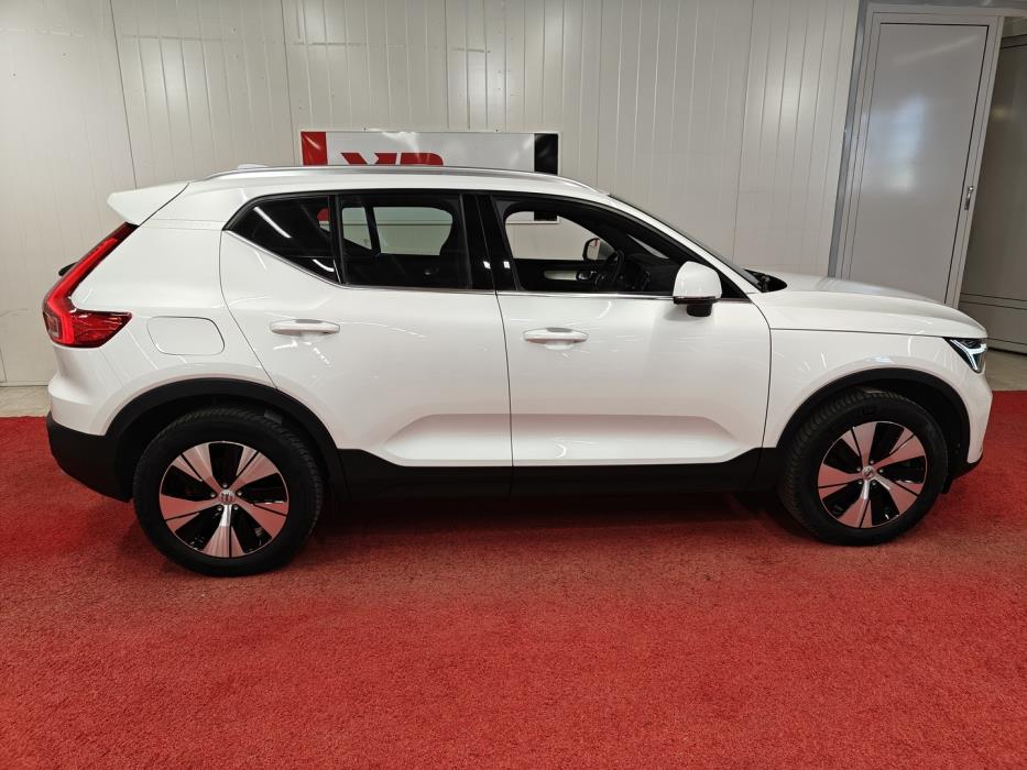 VOLVO XC40 2023