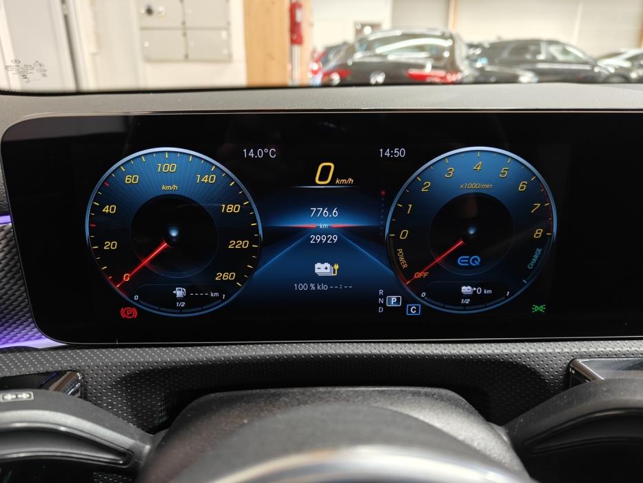 MERCEDES-BENZ CLA 2023