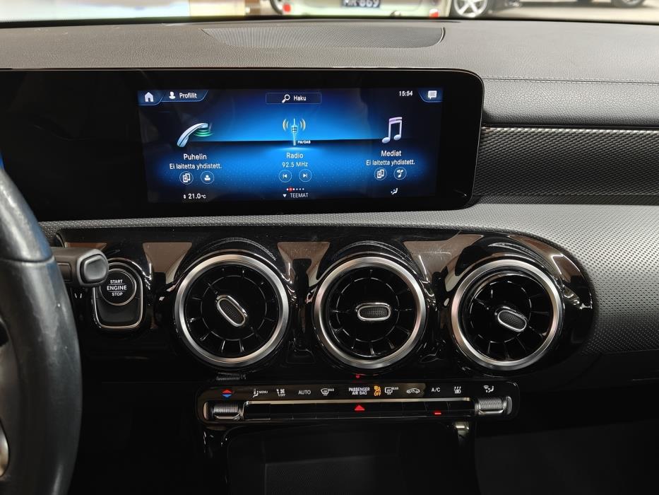 MERCEDES-BENZ CLA 2023