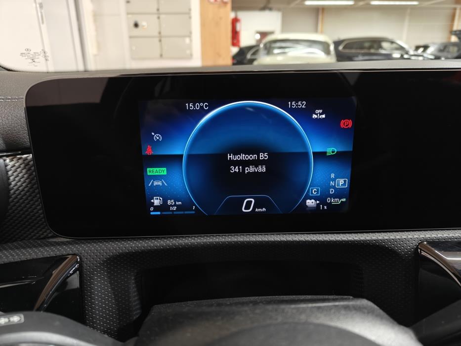 MERCEDES-BENZ CLA 2023