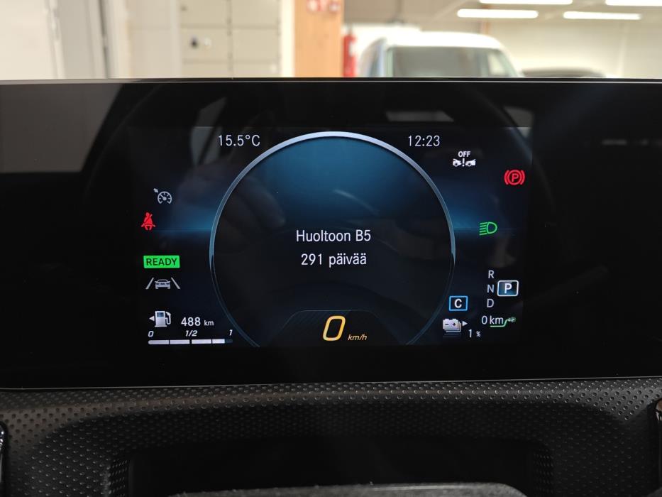 MERCEDES-BENZ A 2023