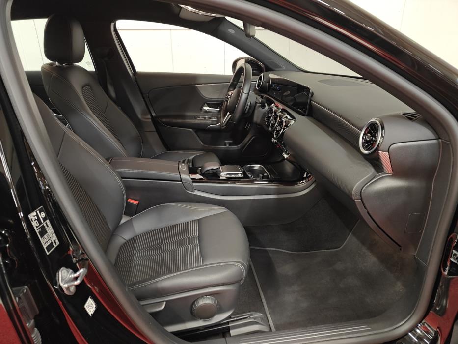 MERCEDES-BENZ A 2023