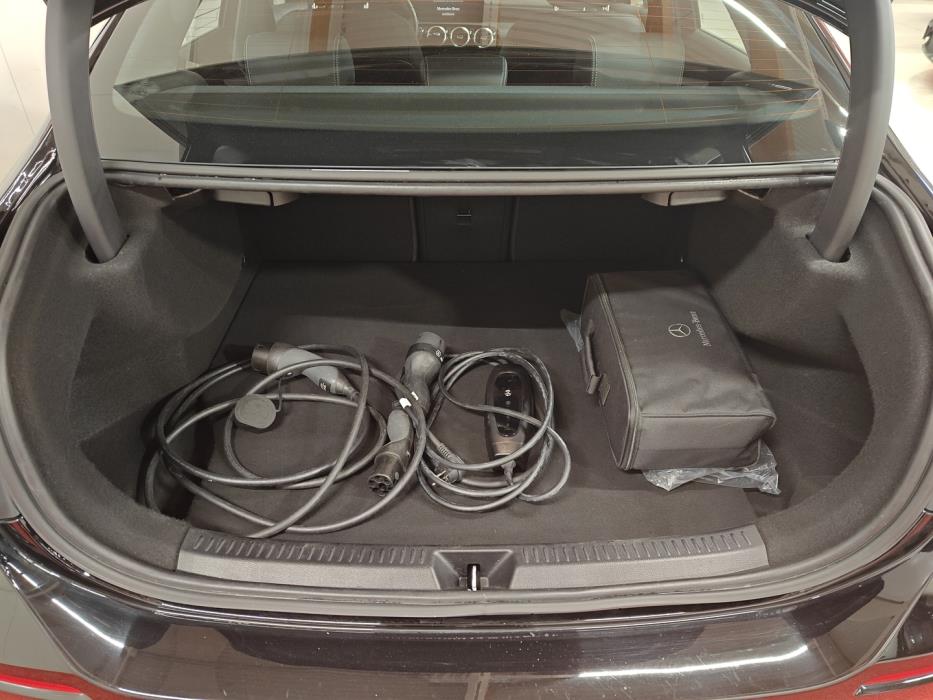 MERCEDES-BENZ A 2023