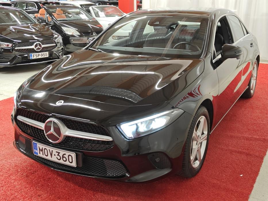 MERCEDES-BENZ A 2023