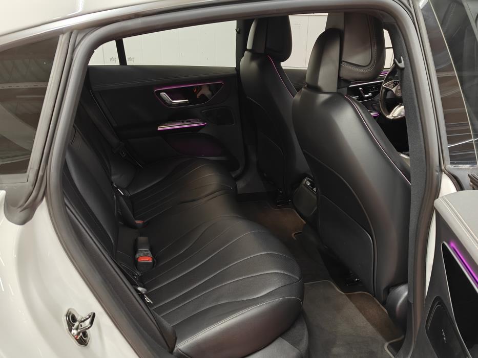 MERCEDES-BENZ EQE 2023