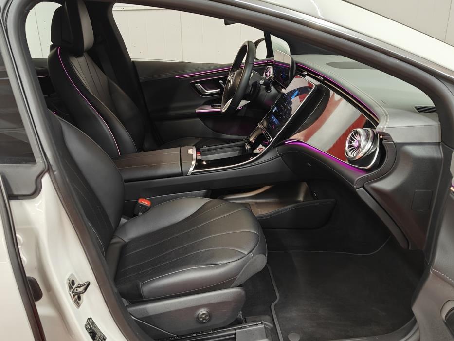 MERCEDES-BENZ EQE 2023