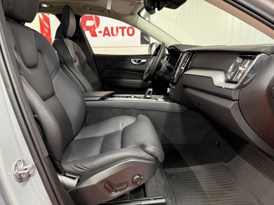 VOLVO XC60 2024