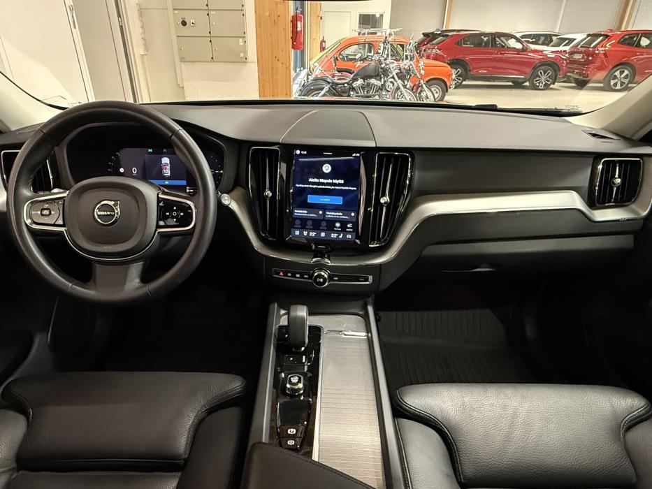 VOLVO XC60 2024