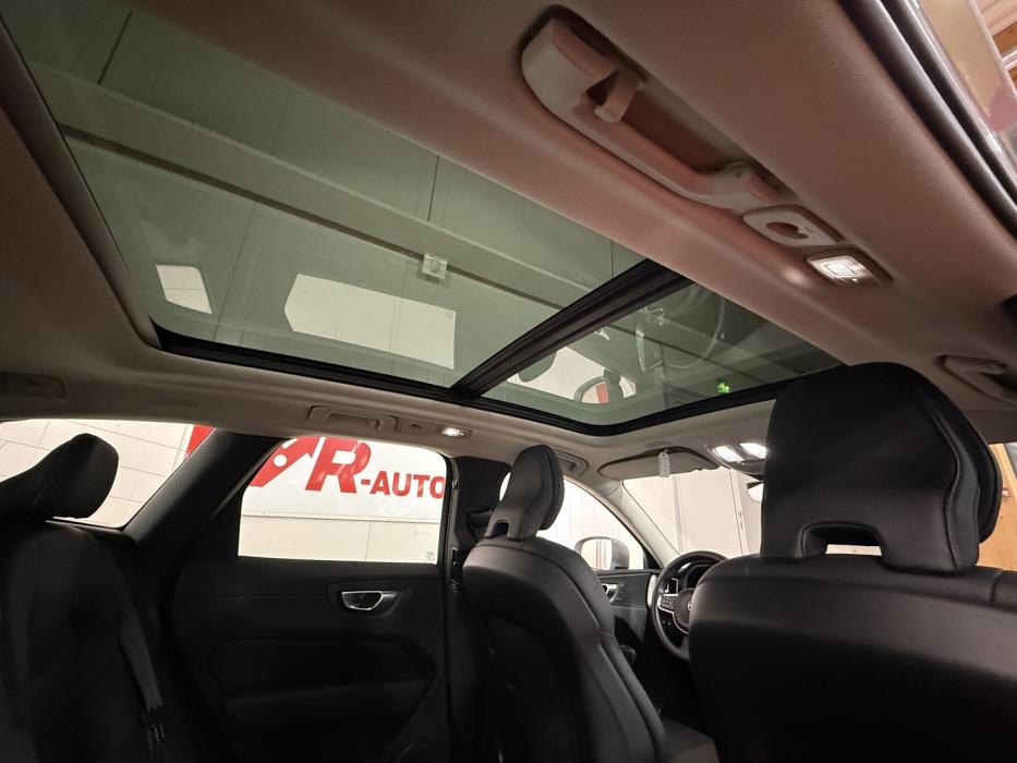 VOLVO XC60 2024