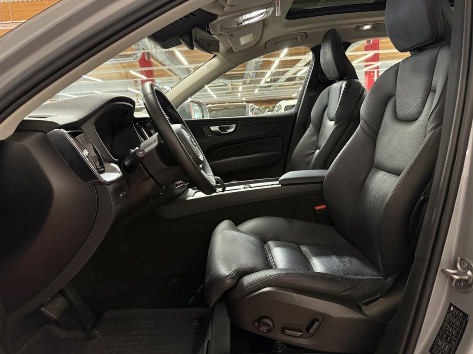 VOLVO XC60 2024
